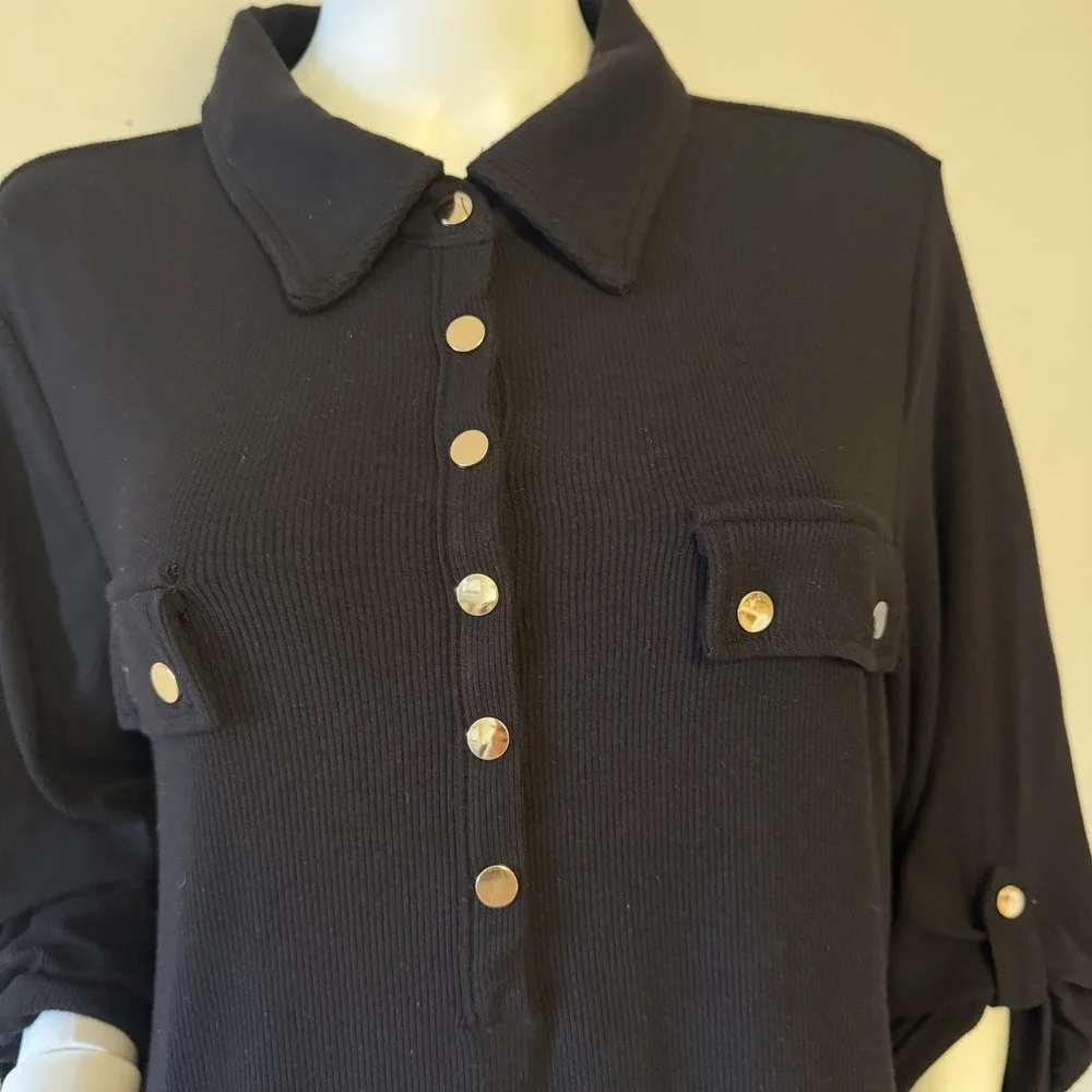 Carmen Marc Valvo Women's Knit Button Blouse Black Collared Plus‎ Size 2X - Picture 4 of 15